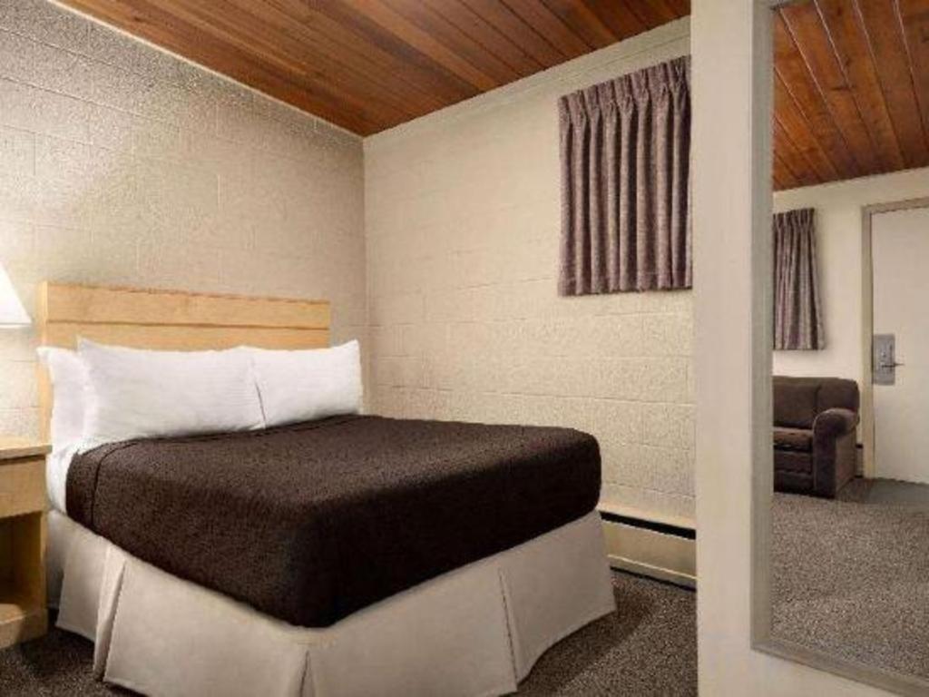 Thriftlodge Moose Jaw Extérieur photo