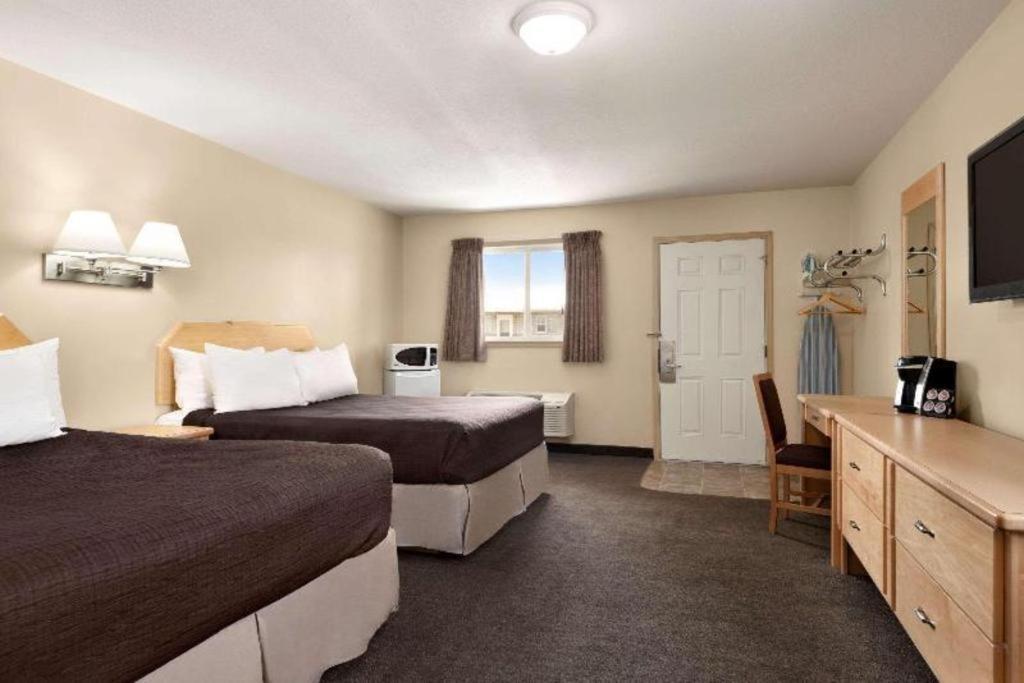 Thriftlodge Moose Jaw Extérieur photo