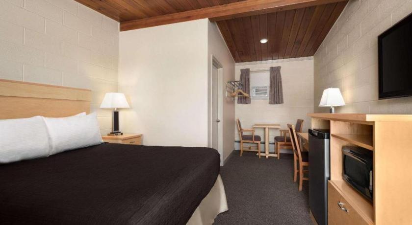 Thriftlodge Moose Jaw Extérieur photo